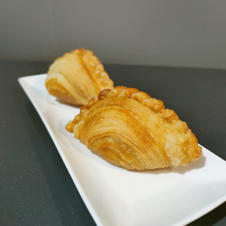 Curry Puff (Karipap): A Crispy Southeast Asian Delight