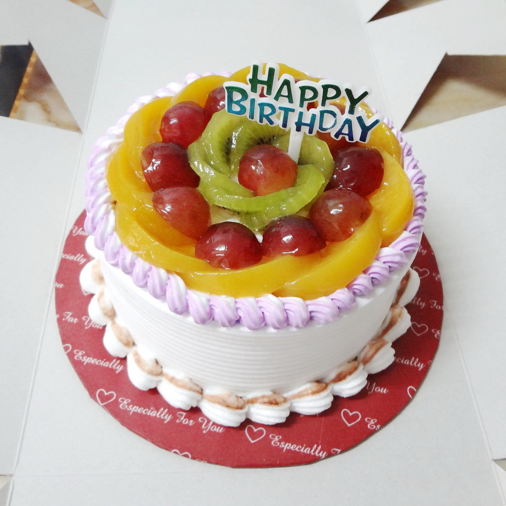 Fresh Cream Cake - Fresh Fruit Topping 1 Fresh Cream Fruit Topping 01