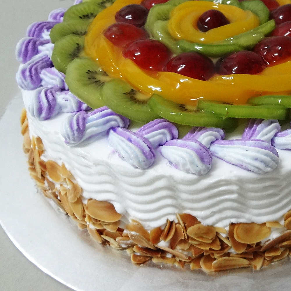 Fresh Cream Cake - Fresh Fruit Topping 4 Fresh Cream Cake - Fresh Fruit Topping - Image 4